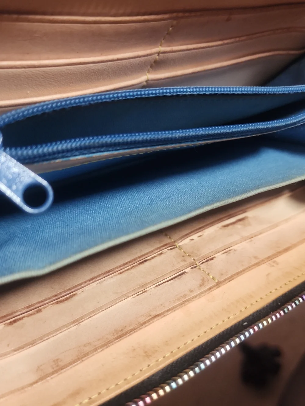 Dooney & Bourke dooney full